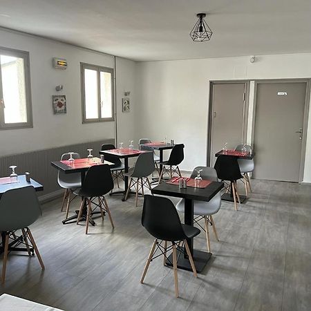 Hotel Restaurant Le Picardie Chauny Bagian luar foto